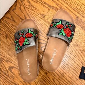 Nature Breeze Women's Sandals with Floral Embroidery - Black and Red